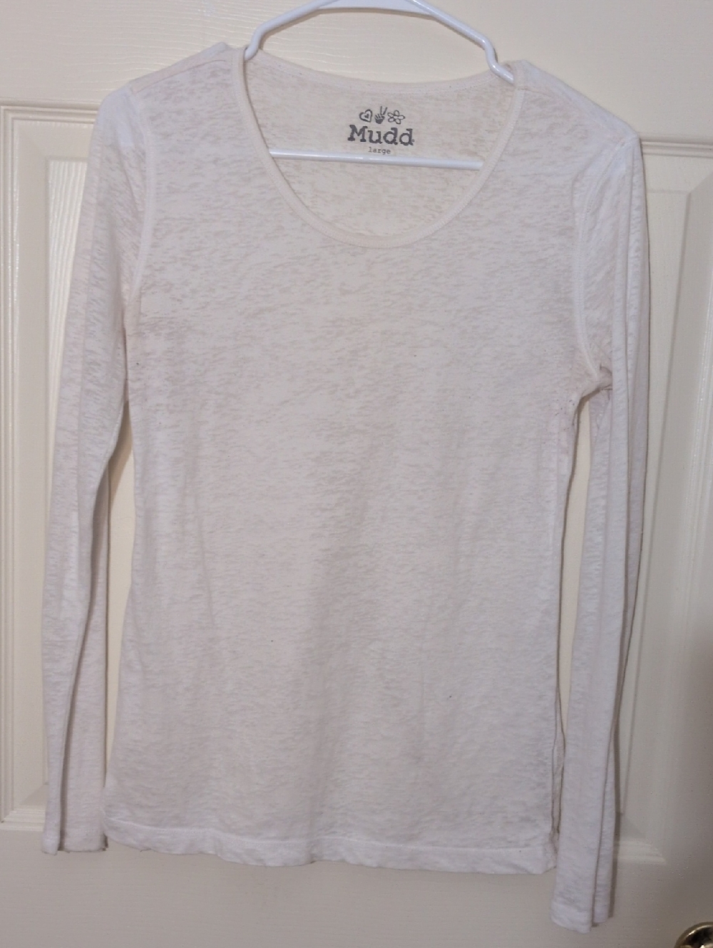 Mudd Women's Long Sleeve Scoop Neck Tee in Burn Out White, Size Large